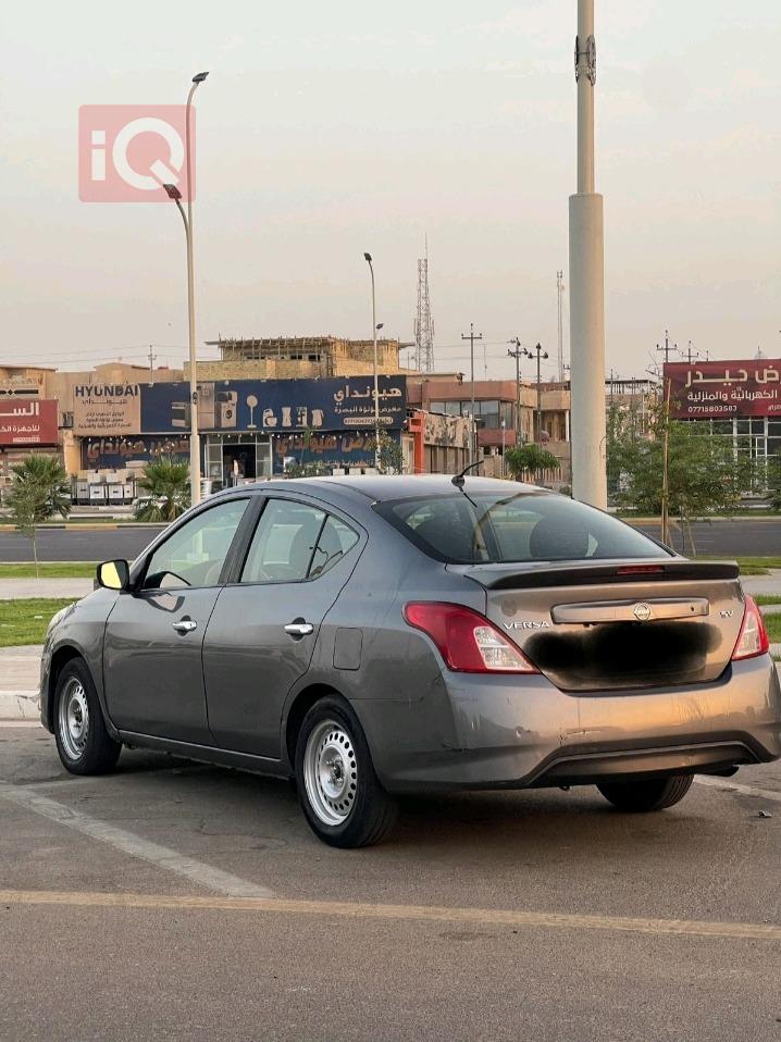 Nissan Versa